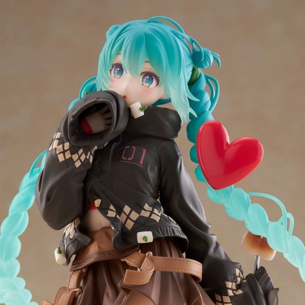 Figura Hatsune Miku De Twin Tails Camping Outdoor Ver. Taito